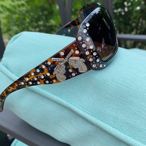 Bling Sunglasses with guns and stones - Picture 2 of 7